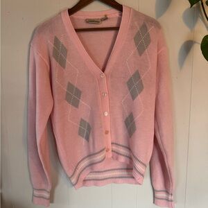 Women's Soft Pink Cardigan with Gray Diamond Pattern